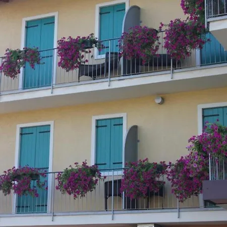 Al Sole - Enjoy 3* カヴァイオーン・ヴェロネーゼ