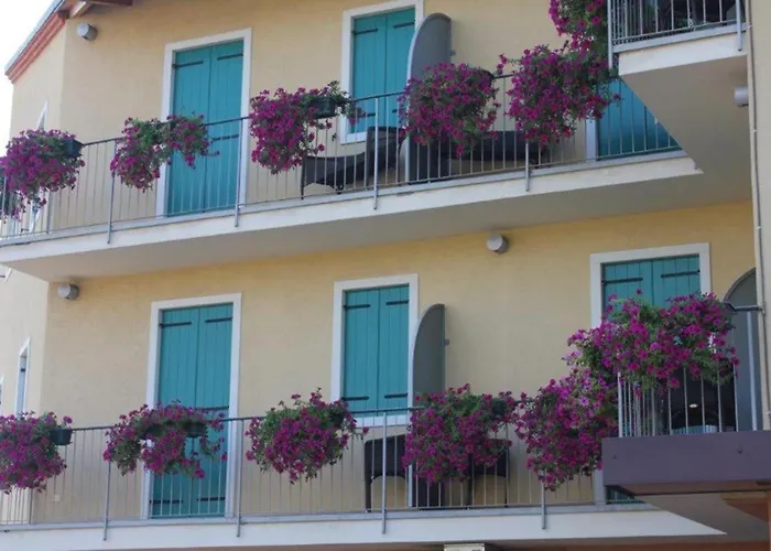 Al Sole - Enjoy 3* カヴァイオーン・ヴェロネーゼ