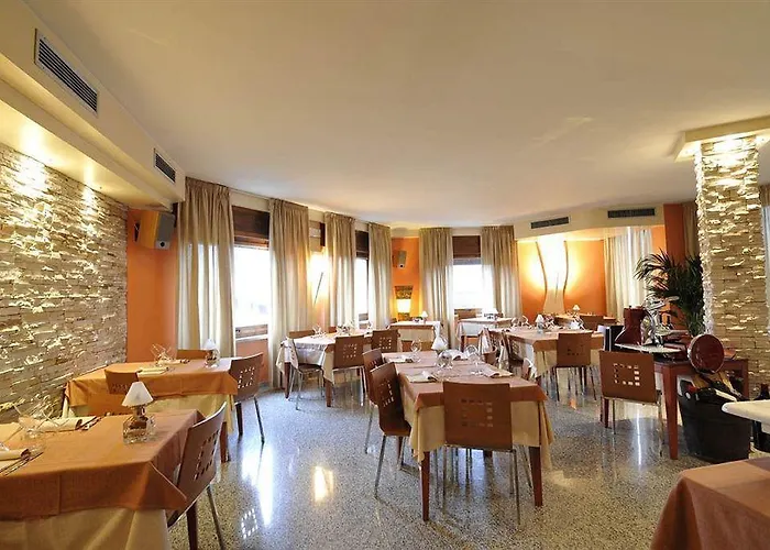 Al Sole - Enjoy ホテル